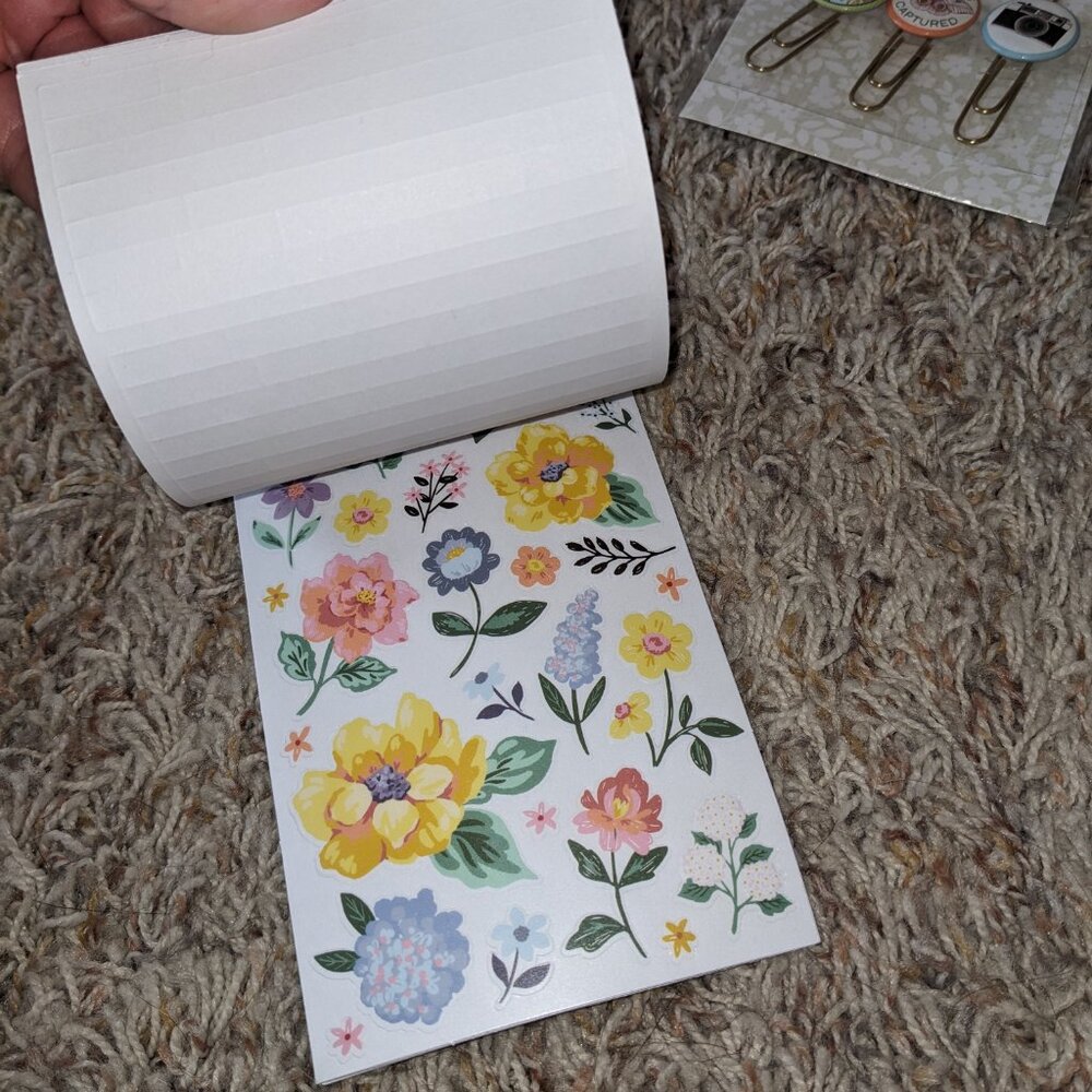Scrapbooking Bundle - Travel NWT - Picture 5 of 12